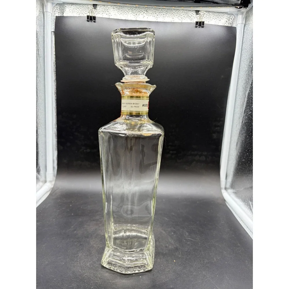 Vintage Walker's DeLuxe Bourbon Whiskey Glass Decanter Bottle 8 Year Aged Empty